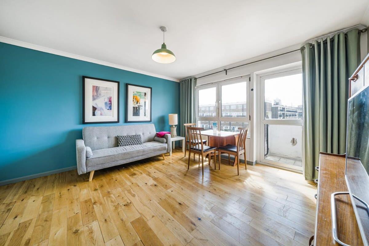 2 Bedroom Central With Views London