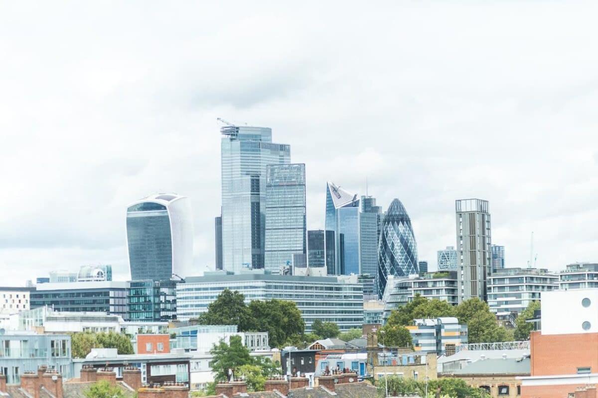 2 Bedroom Central With Views *