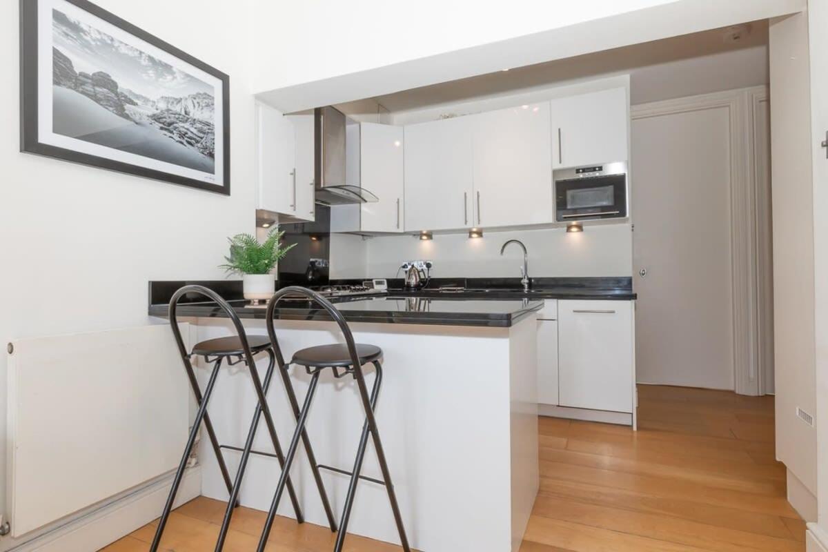 Apartamento Bright & Spacious Floor In Chelsea Londres