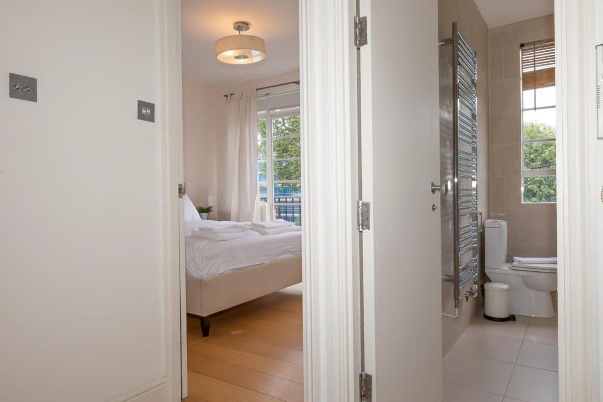 Bright & Spacious Floor In Chelsea
