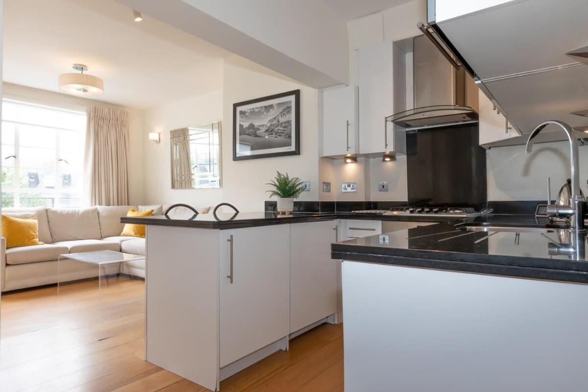 Bright & Spacious Floor In Chelsea Apartamento