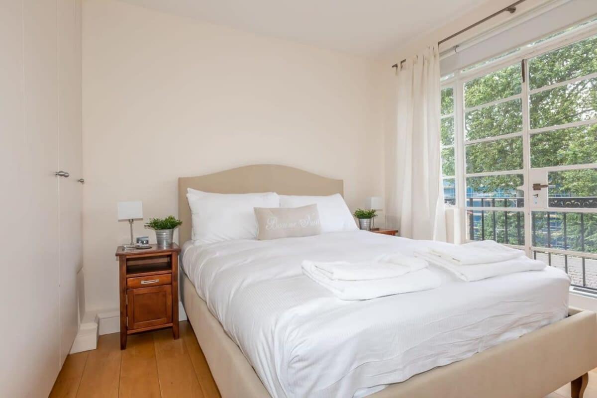 Bright & Spacious Floor In Chelsea *
