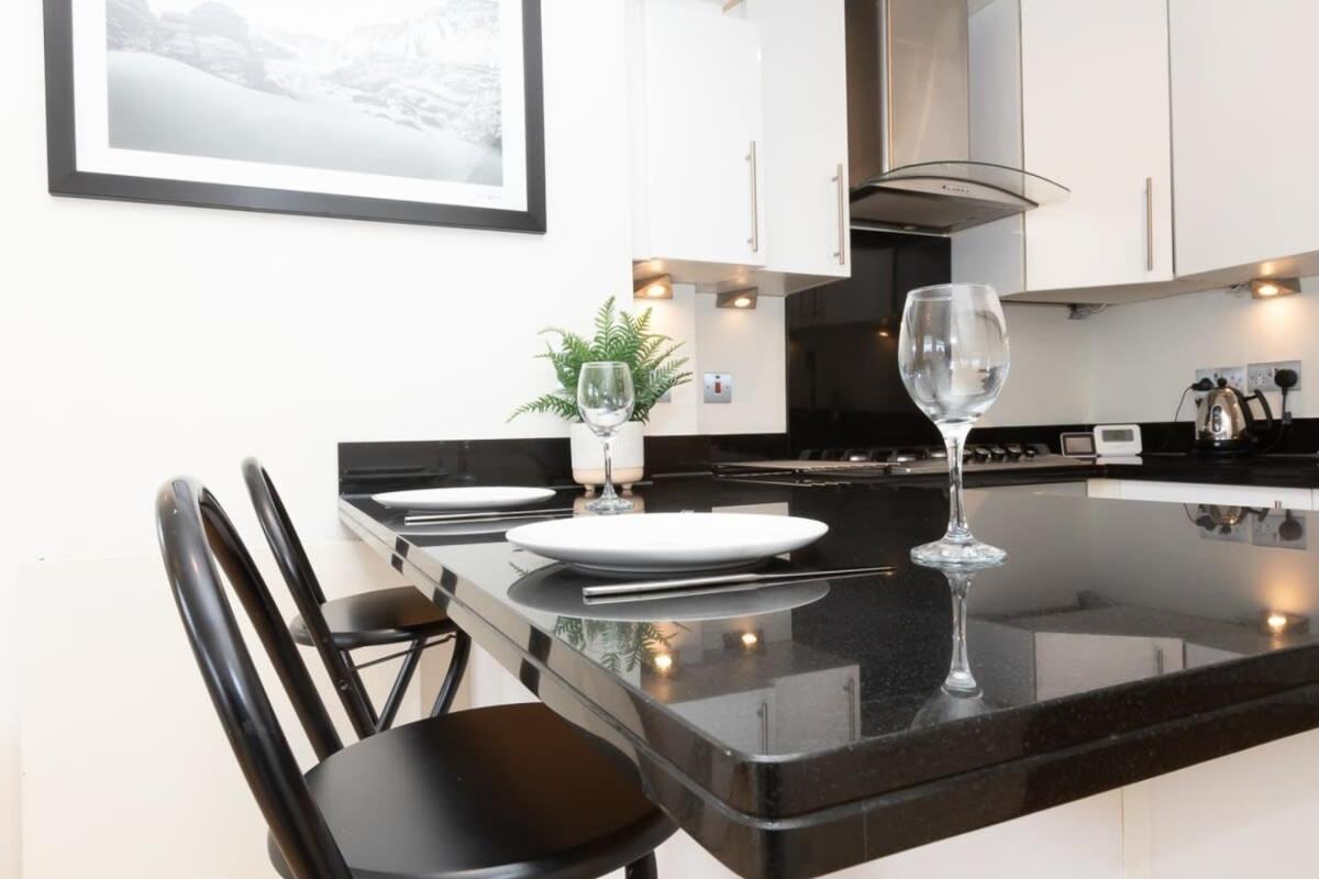 Bright & Spacious Floor In Chelsea Apartamento *