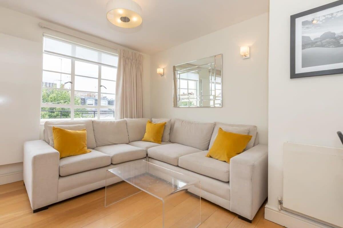 Bright & Spacious Floor In Chelsea Londres
