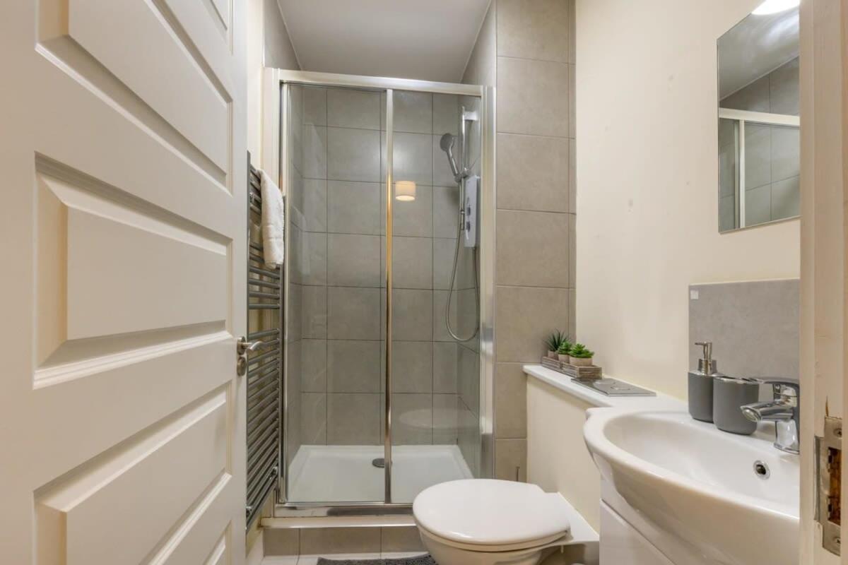 Appartement Modern 1 Bed Attic In Brixton Londen