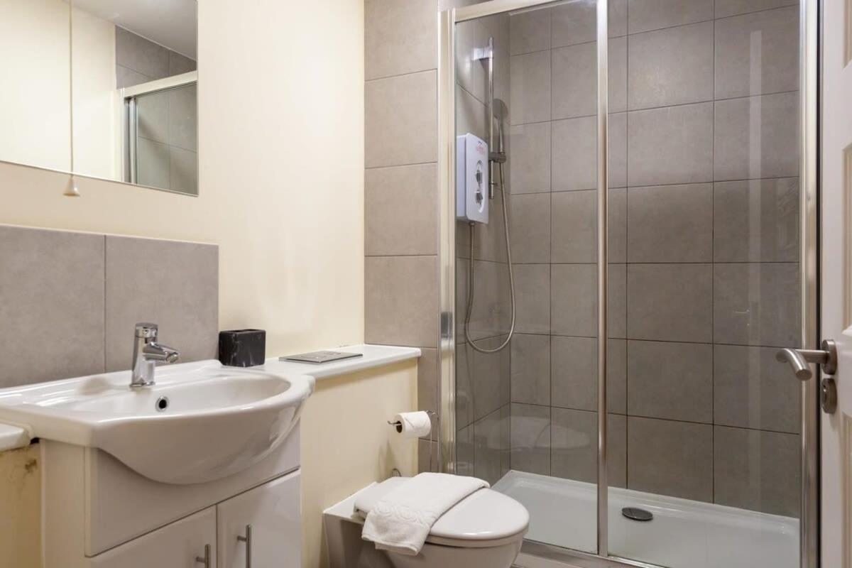 Characterful 2 Bedroom In Brixton * Londres