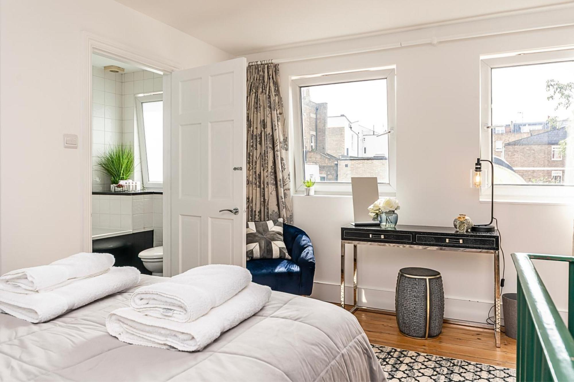 Secret Kensington Garden Mews: Spacious 2-bedroom House With Private Patio * Londres