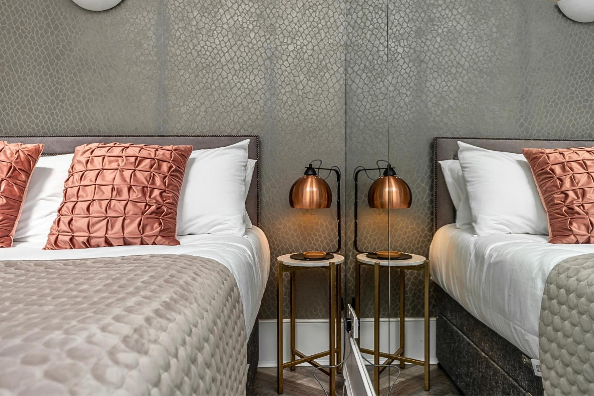 Casa de férias Secret Kensington Garden Mews: Spacious 2-bedroom House With Private Patio
