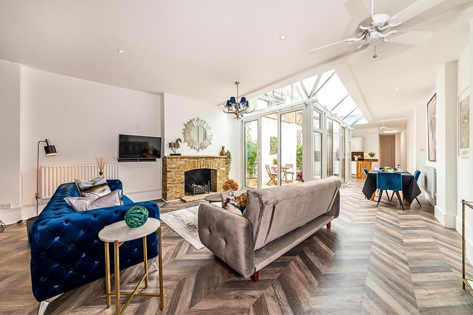 Secret Kensington Garden Mews: Spacious 2-bedroom House With Private Patio Casa de férias
