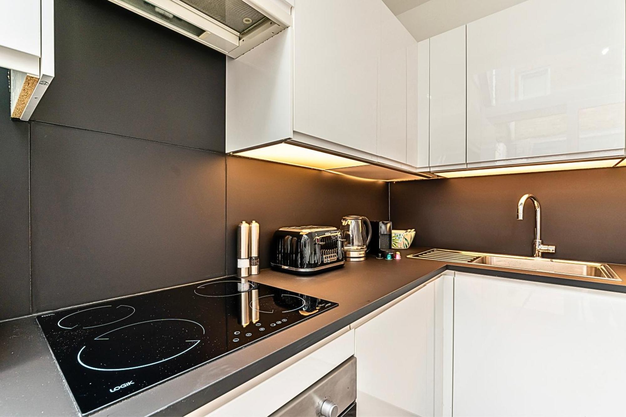 Casa de férias Secret Kensington Garden Mews: Spacious 2-bedroom House With Private Patio