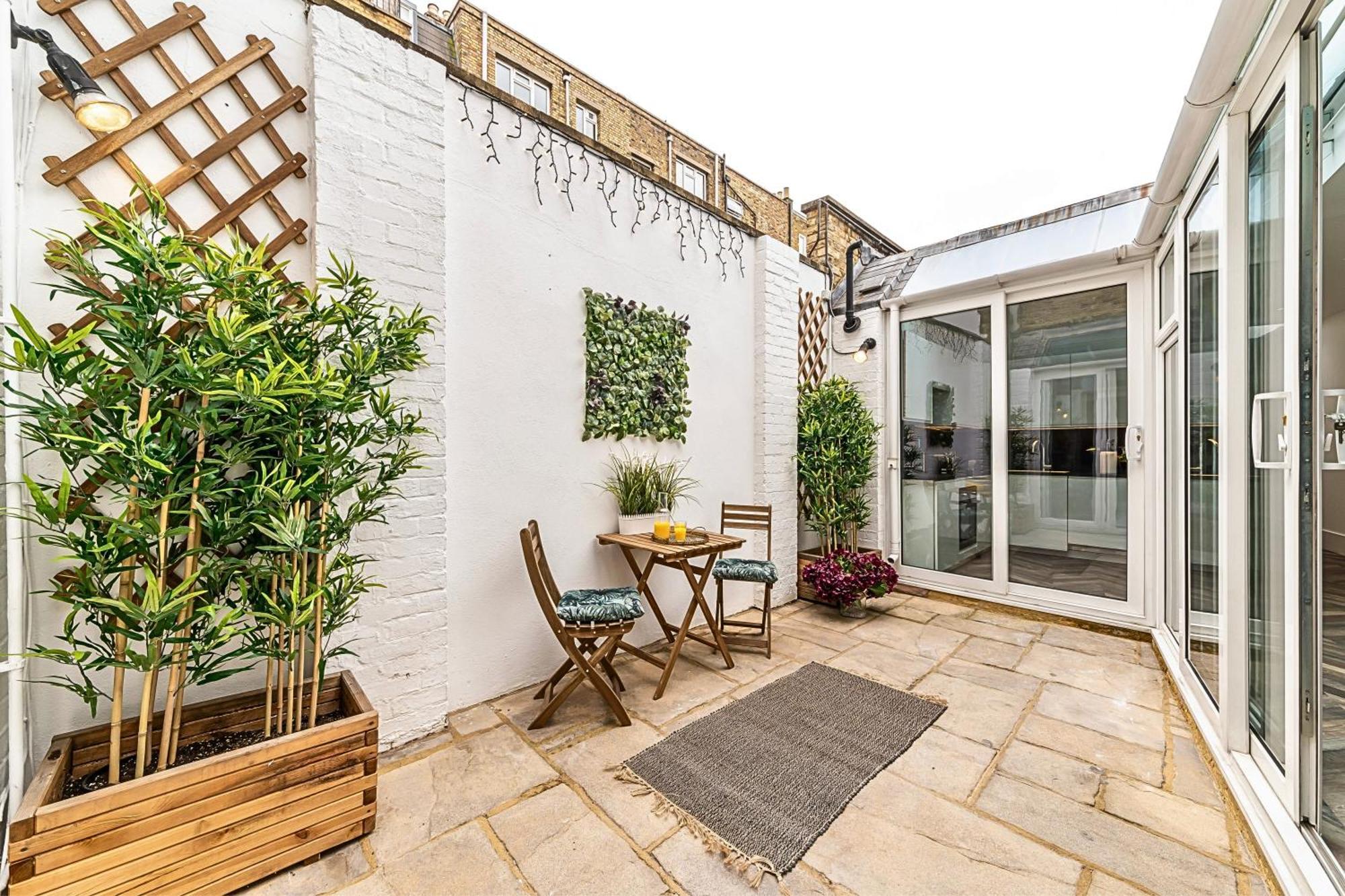 Secret Kensington Garden Mews: Spacious 2-bedroom House With Private Patio * Londres