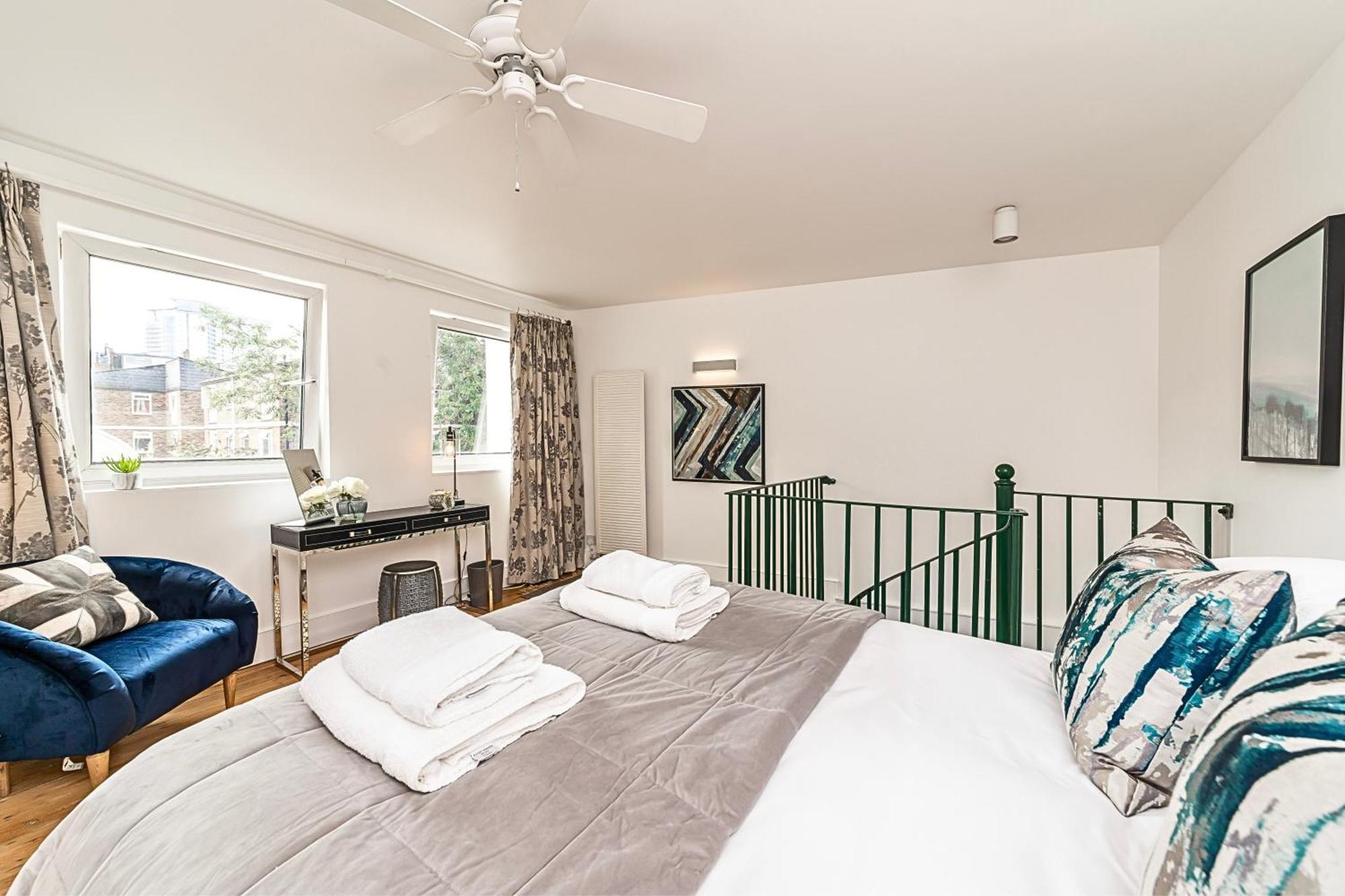 Secret Kensington Garden Mews: Spacious 2-bedroom House With Private Patio Casa de férias *