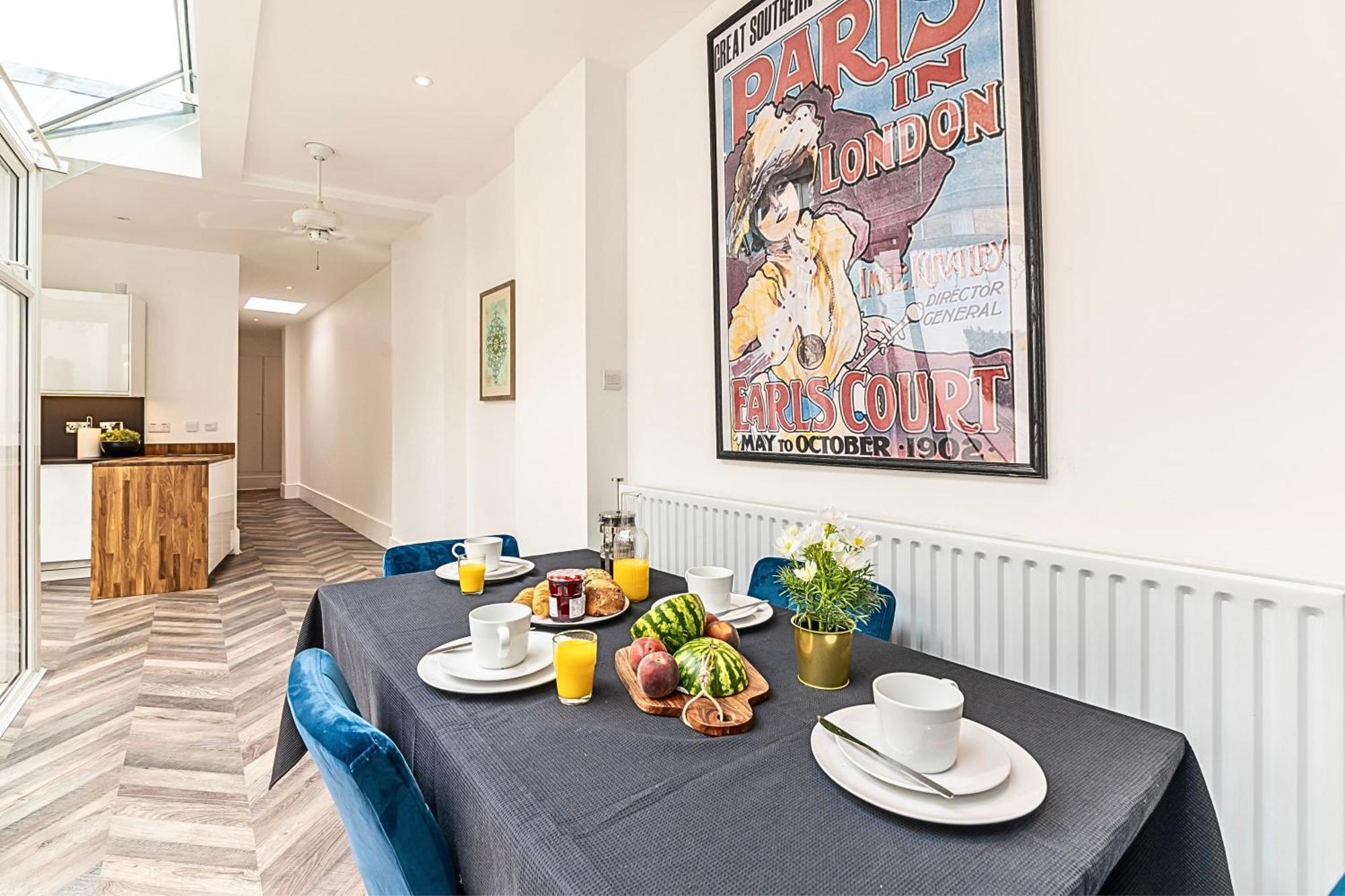 Casa de férias Secret Kensington Garden Mews: Spacious 2-bedroom House With Private Patio Londres