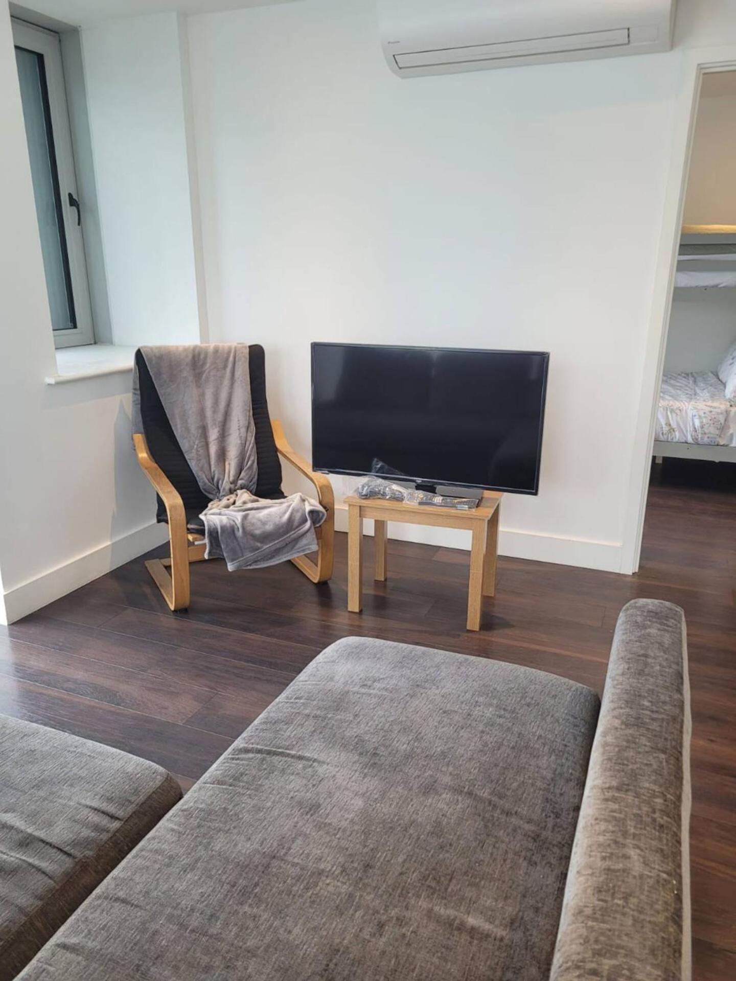 Brand New 20 Mins From Waterloo Bp34 Apartment *