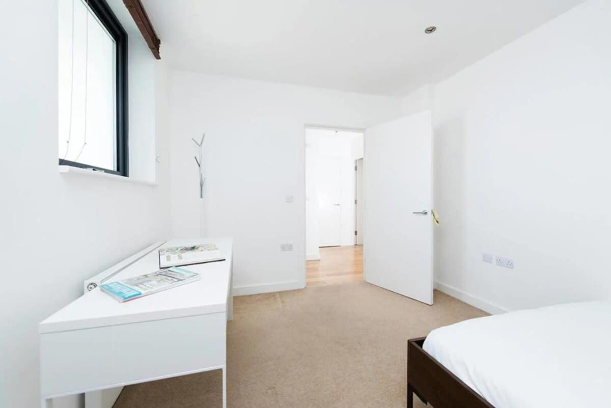 Modern 2 Bed W Balcony In Apartamento