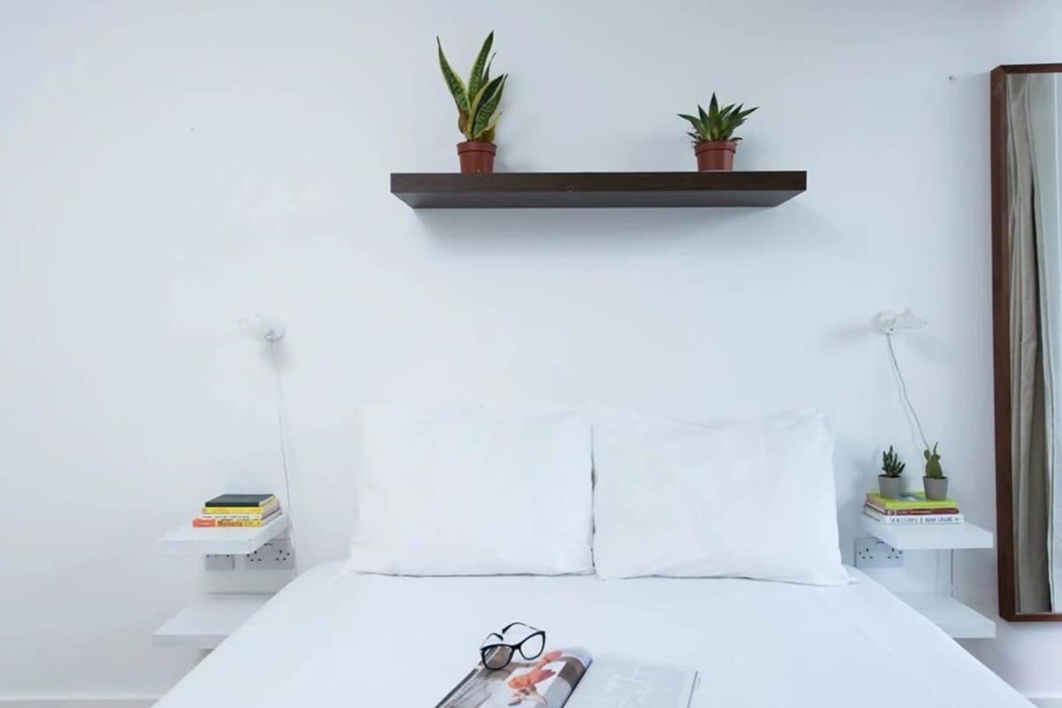 Modern 2 Bed W Balcony In *
