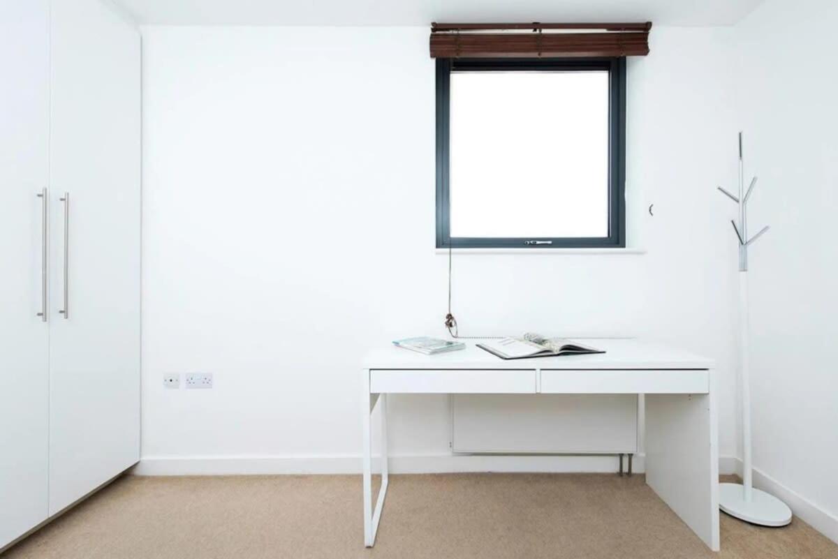 Apartamento Modern 2 Bed W Balcony In Londres