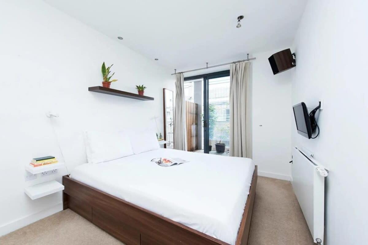 Modern 2 Bed W Balcony In Londres