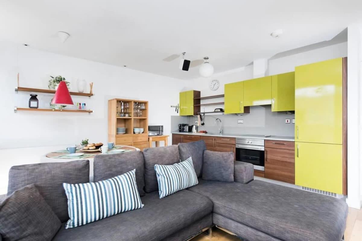 Modern 2 Bed W Balcony In * Londres