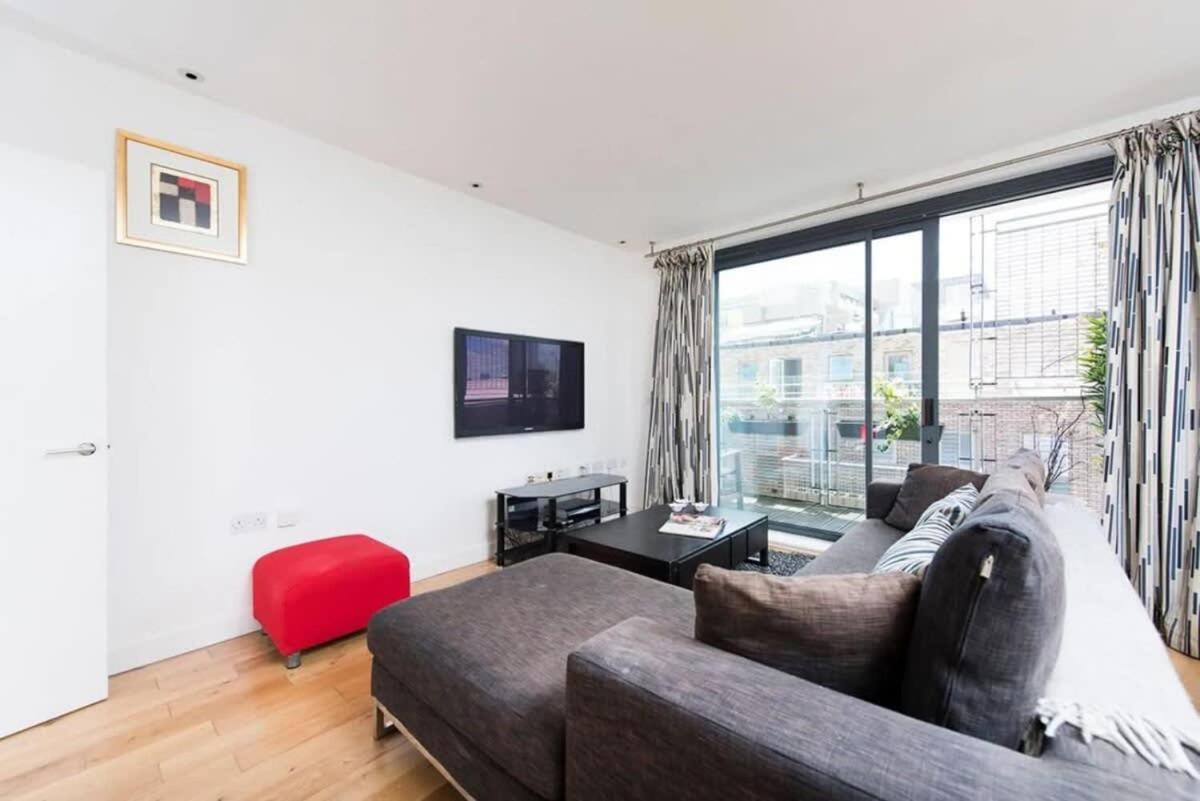 Modern 2 Bed W Balcony In Apartamento