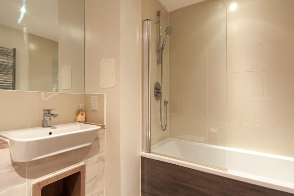 Apartment Modern 1 Bedroom Canning Town *
