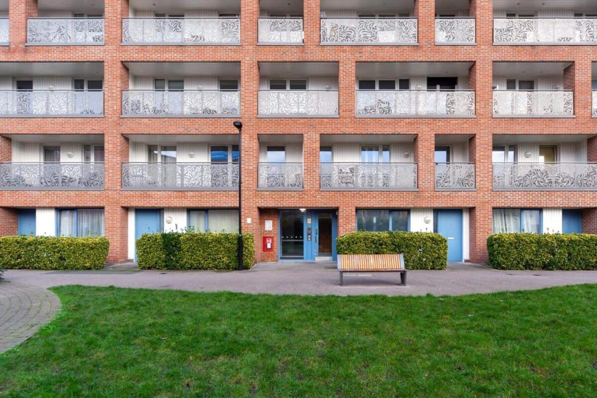 Apartment Modern 1 Bedroom Canning Town *