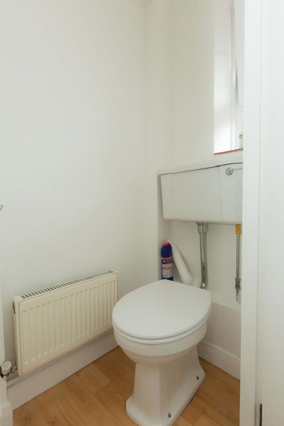 Convenient 2 Bedroom In Waterloo Apartment
