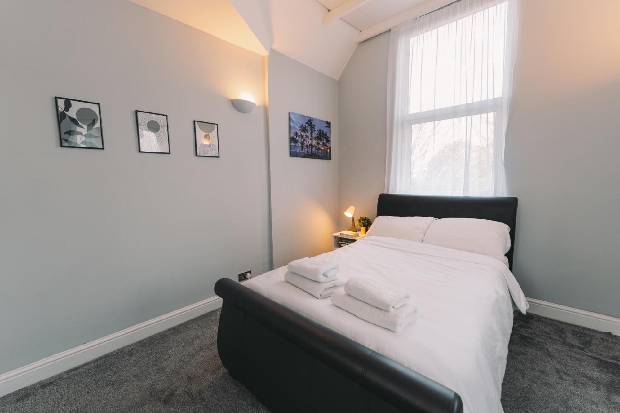 Modern Flat By The Underground. Appartement Londen