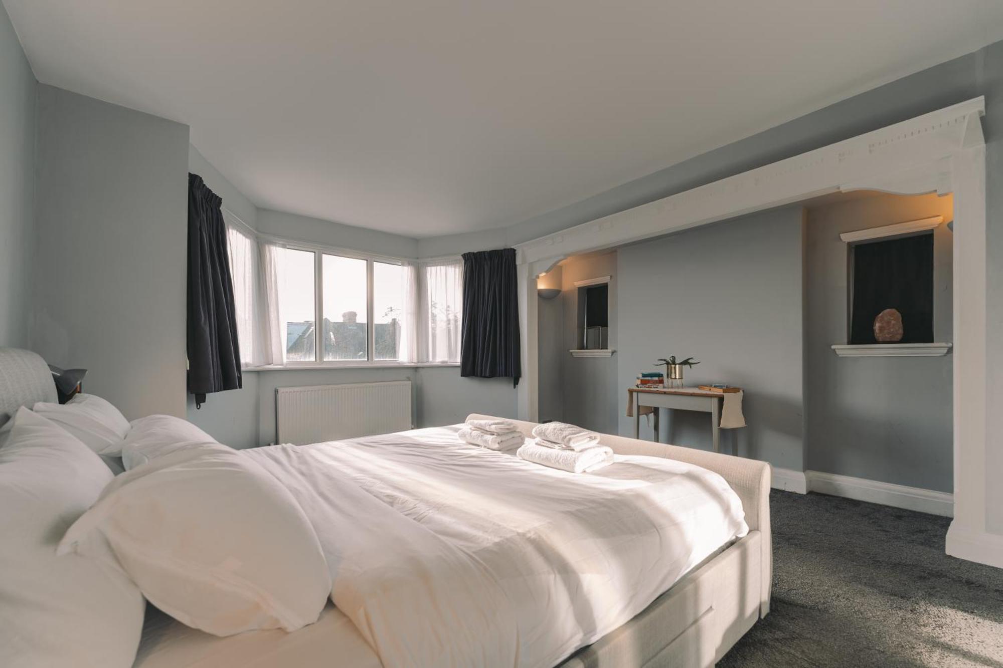 Modern Flat By The Underground. Appartement Londen