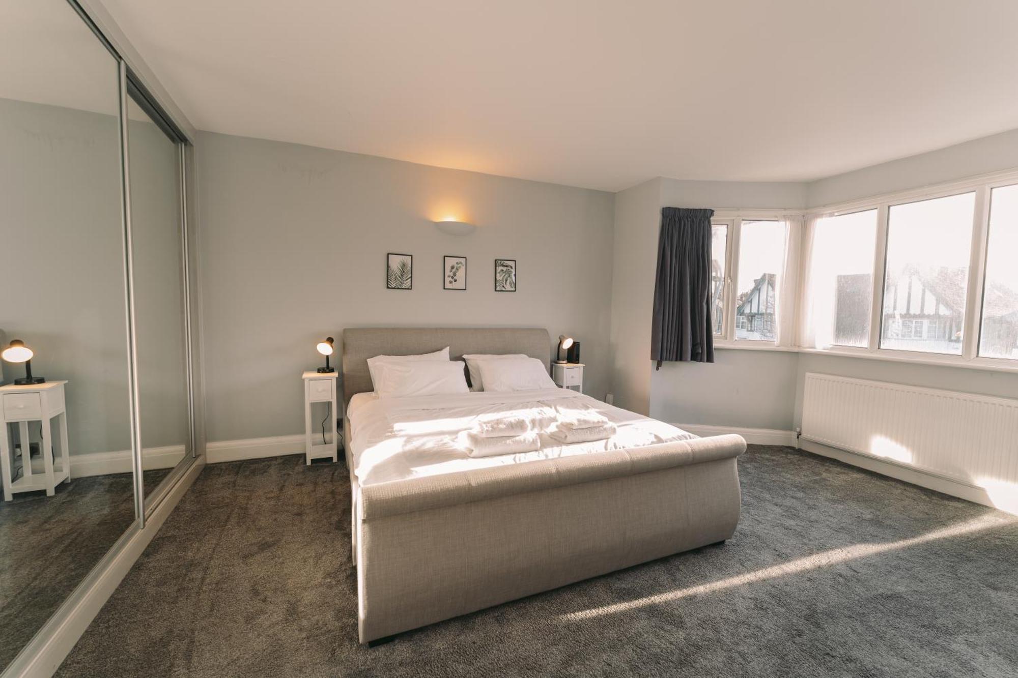Appartement Modern Flat By The Underground. Londen