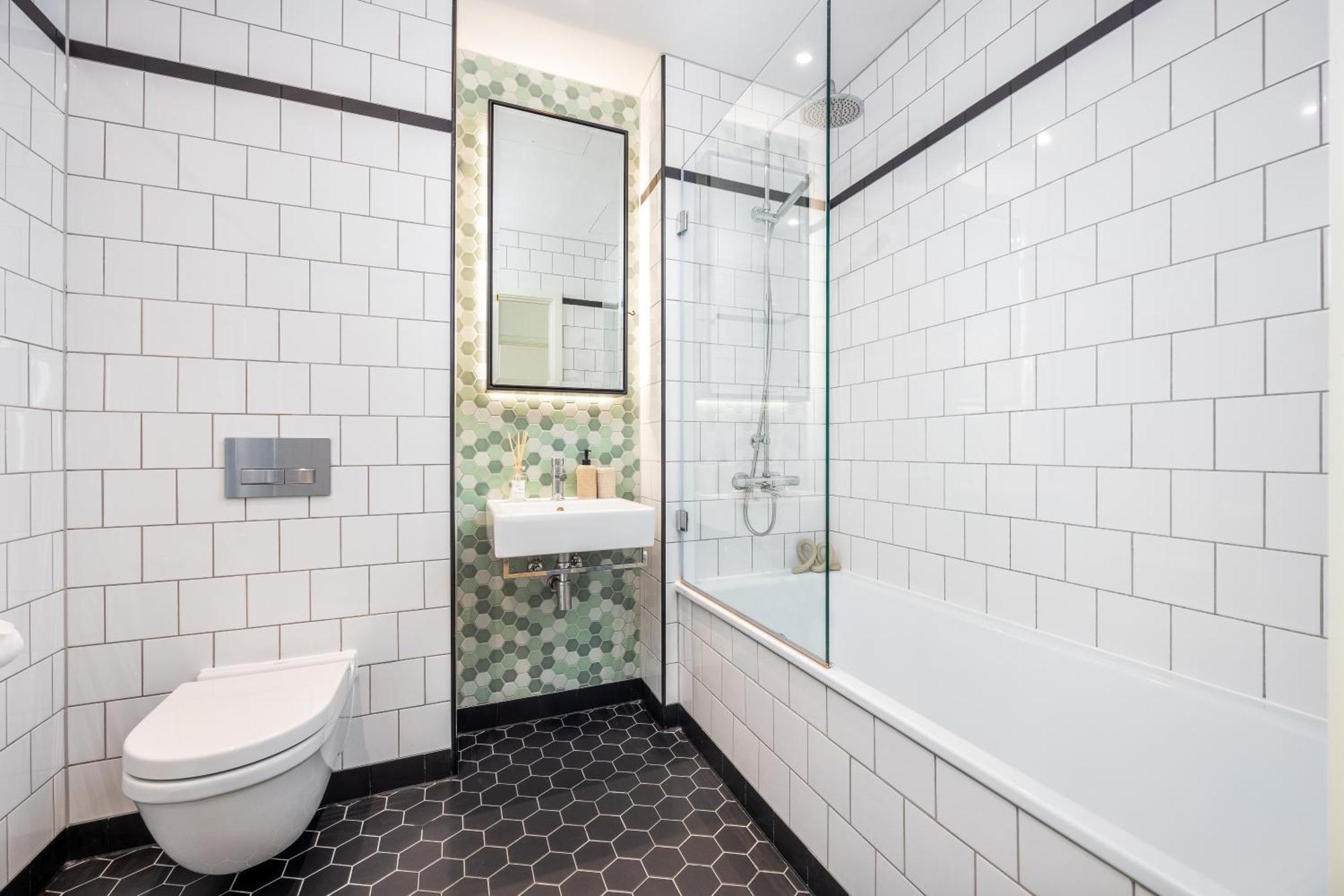 Luxury & Spacious 2 Bedroom Apt With City Views Londres