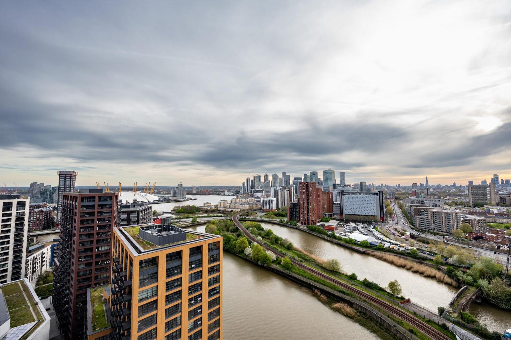 Luxury & Spacious 2 Bedroom Apt With City Views Apartamento *