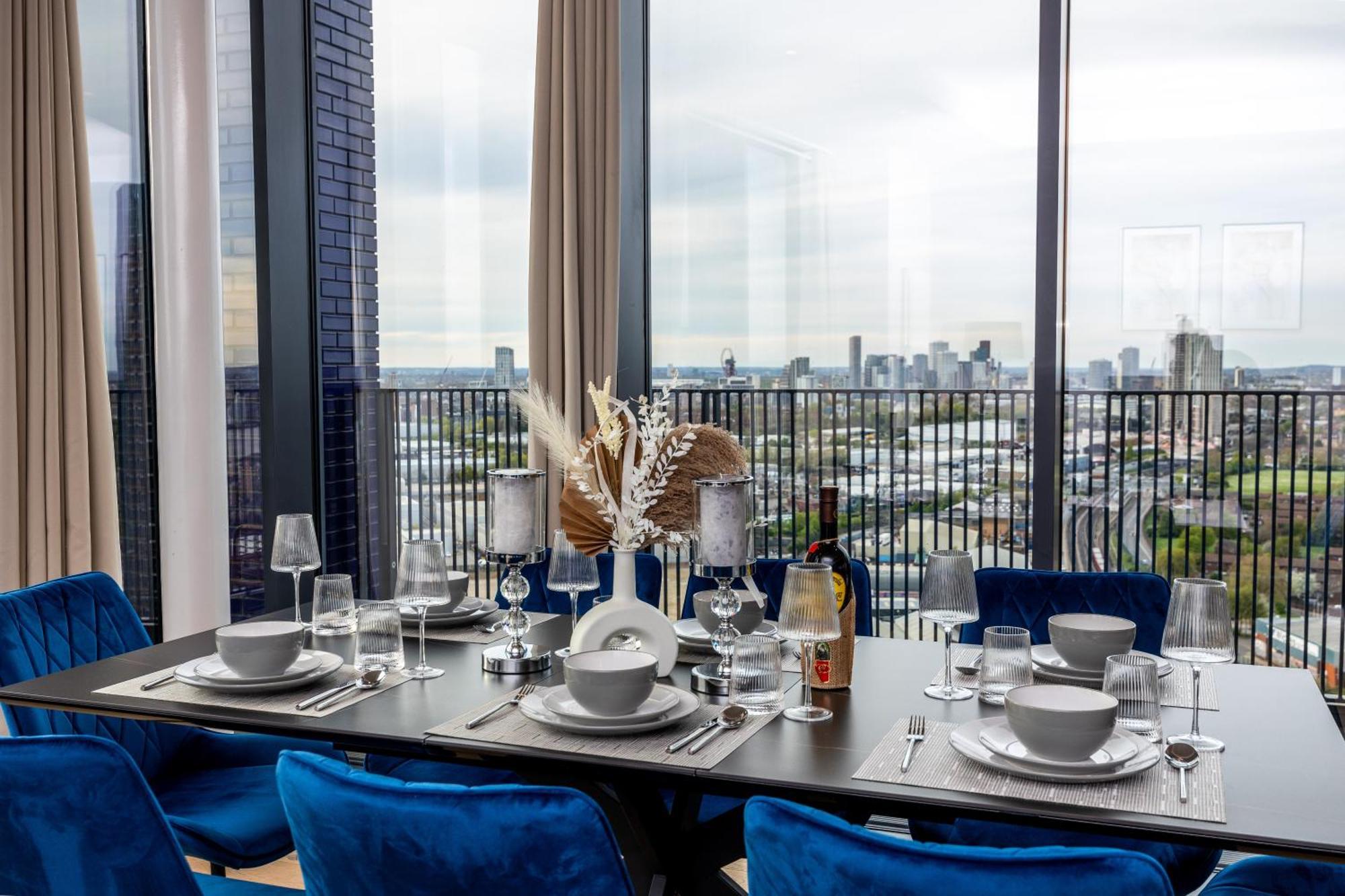 Luxury & Spacious 2 Bedroom Apt With City Views * Londres