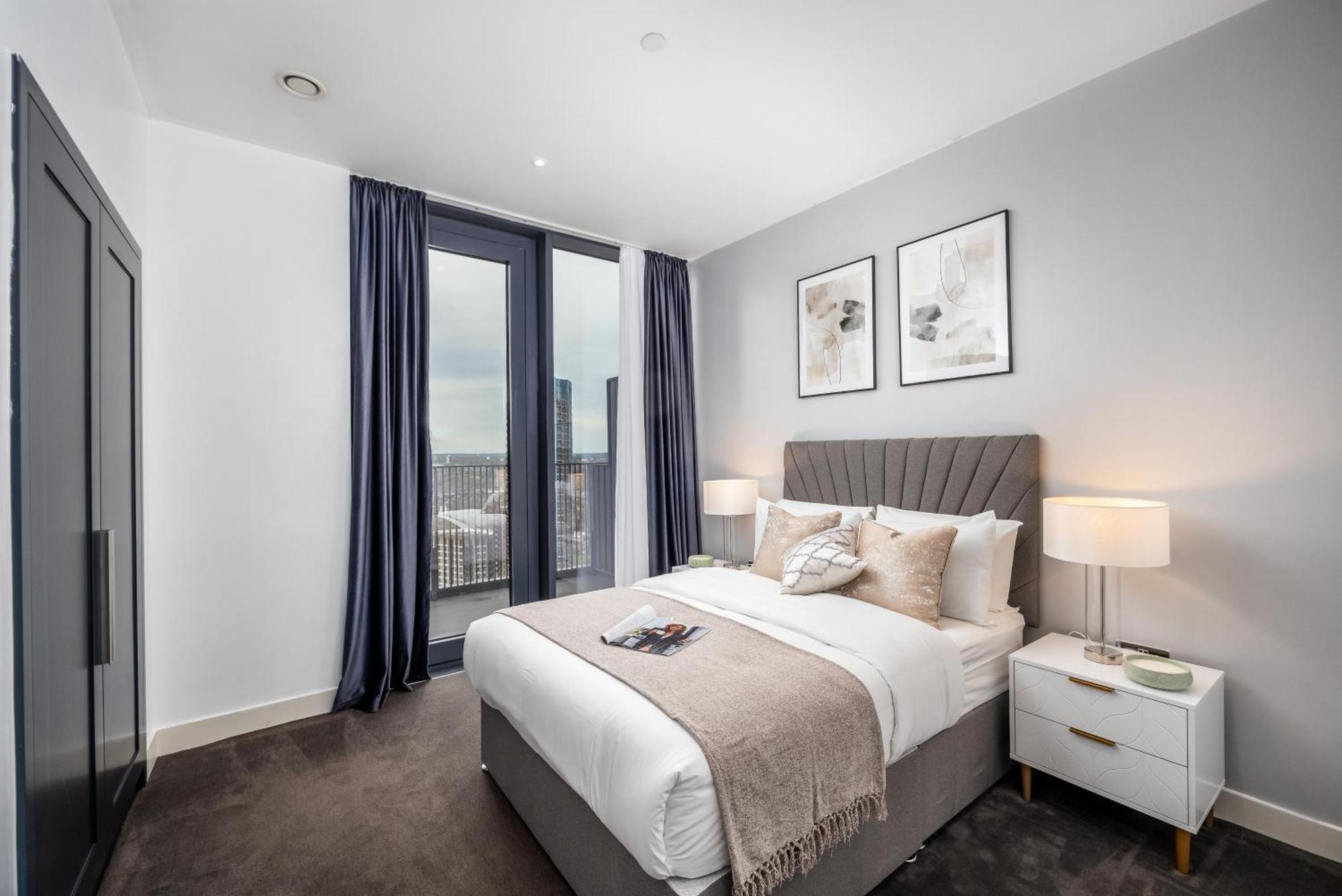 Luxury & Spacious 2 Bedroom Apt With City Views Londres