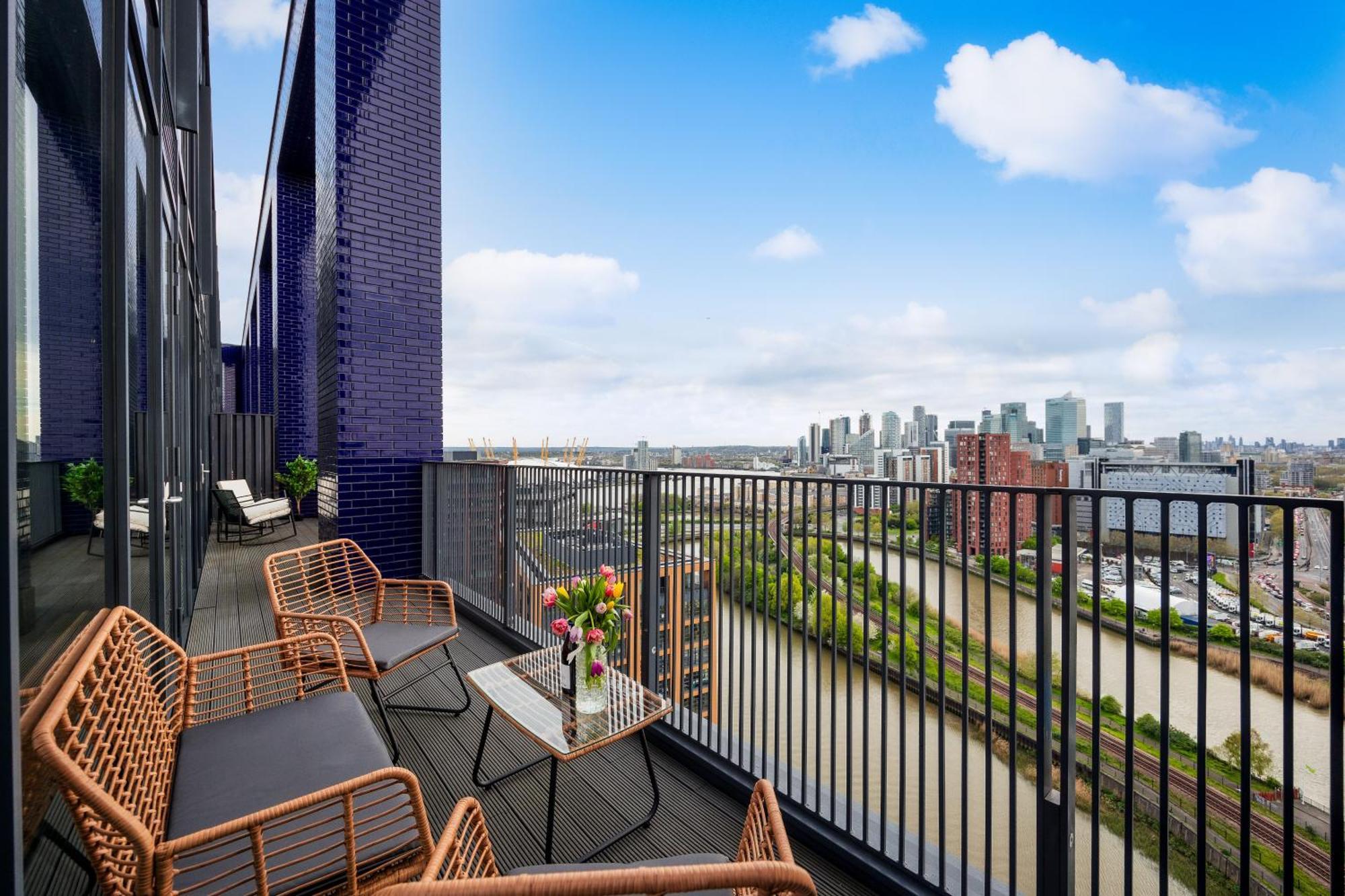 Luxury & Spacious 2 Bedroom Apt With City Views Apartamento