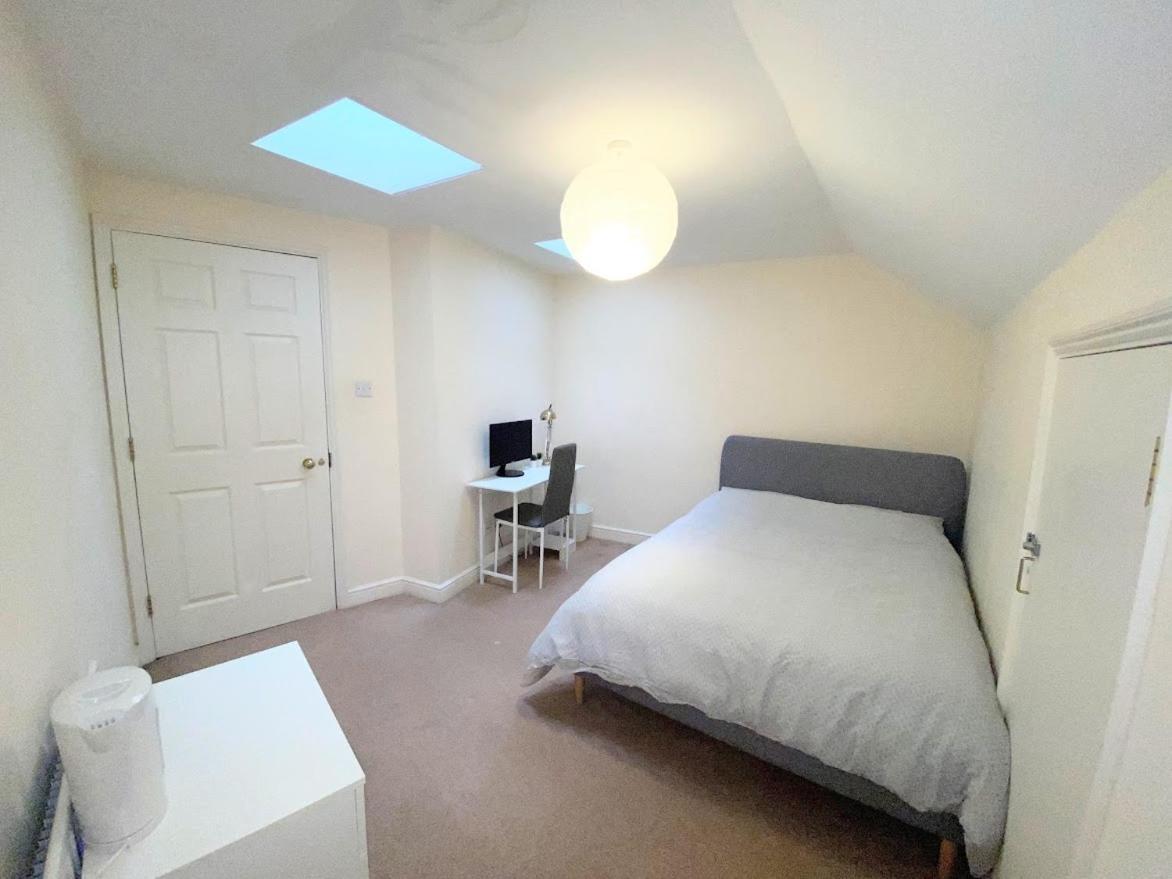Cozy Double Next To Putney Bridge And High Street *