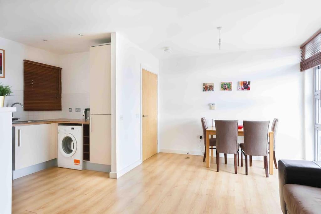 Appartement Spacious 2 Bedroom In Near Tube *