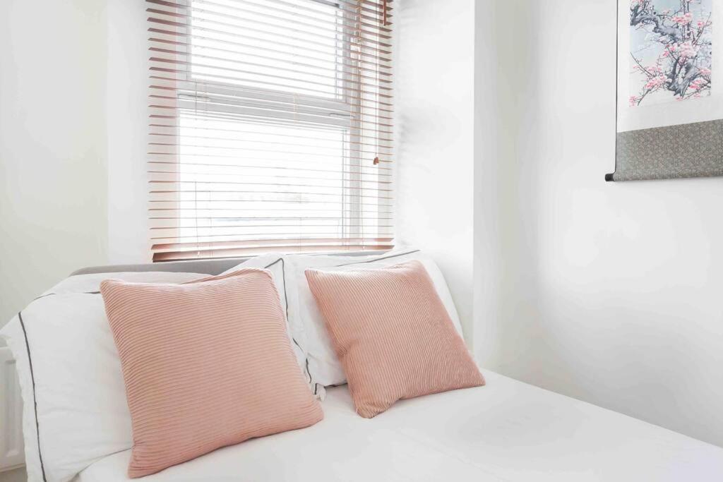 Appartement Spacious 2 Bedroom In Near Tube
