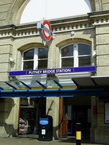 Cozy Double Next To Putney Bridge And High Street * Londres