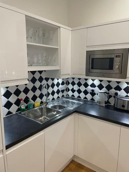 Beautiful 1 Bed Flat 2 Minute Walk To Camden Station Apartment