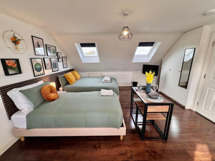 Superb Loft 30min To London