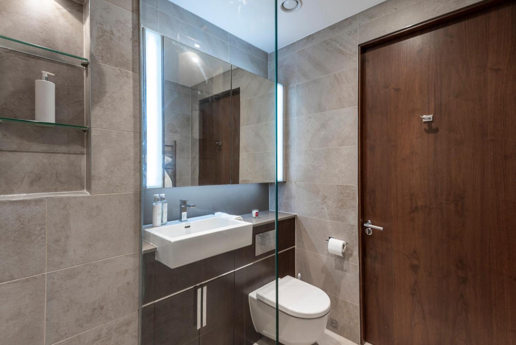 The Embassy Two Bedrooms Devereux Residences * Londres