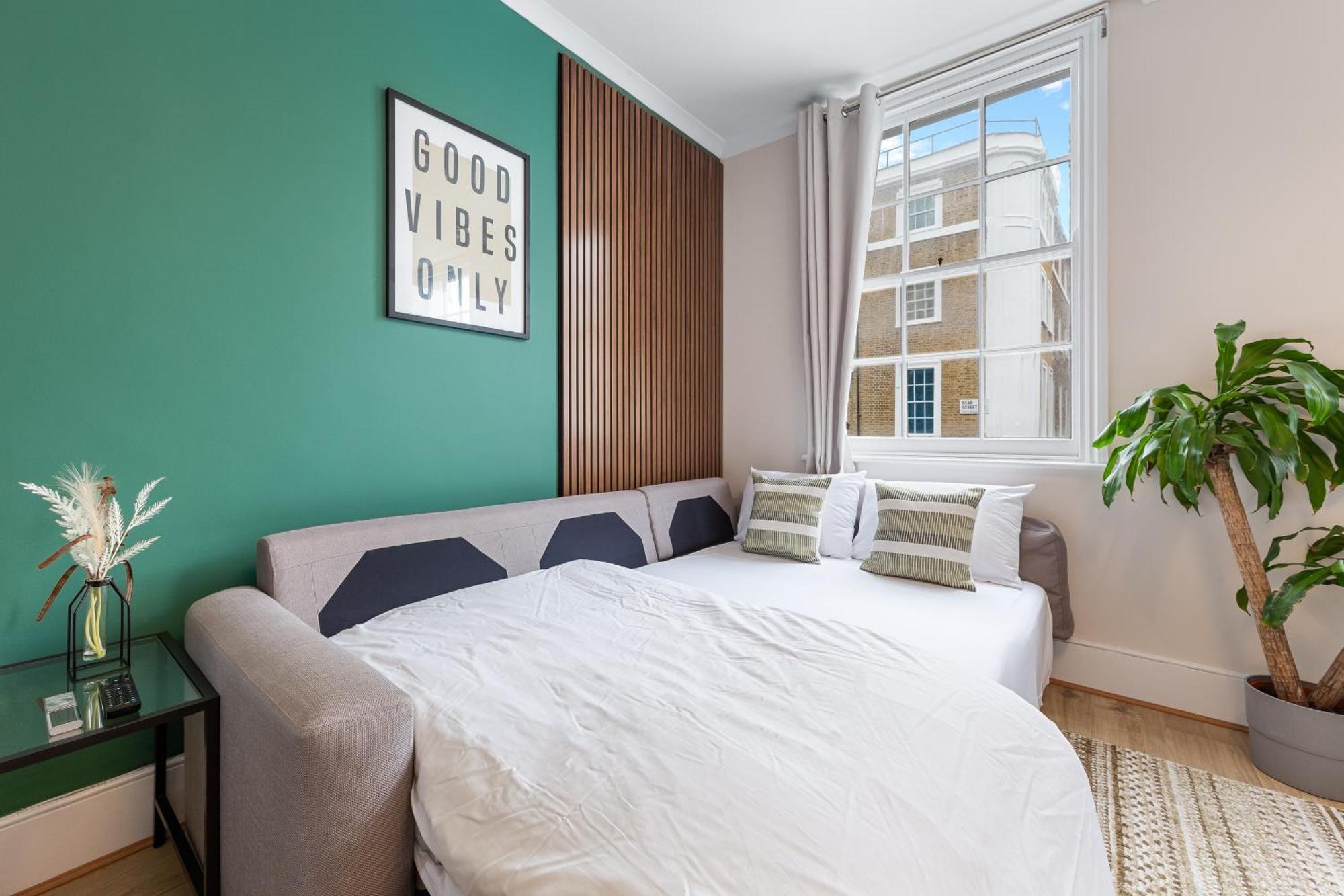 Serviced Duplex In Paddington, Near Hyde Park Marble Arch, W2 *