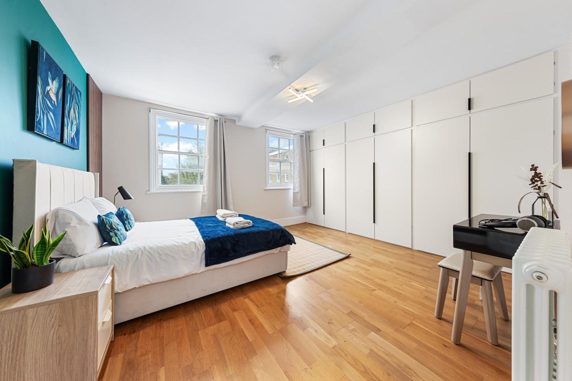 Serviced Duplex In Paddington, Near Hyde Park Marble Arch, W2