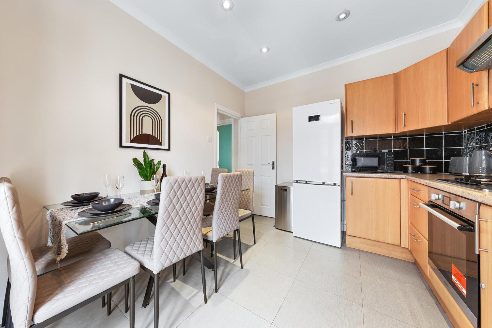 Serviced Duplex In Paddington, Near Hyde Park Marble Arch, W2