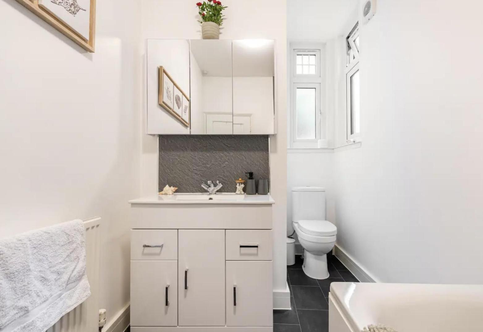 Beautiful 1-bed With Garden In Appartement *