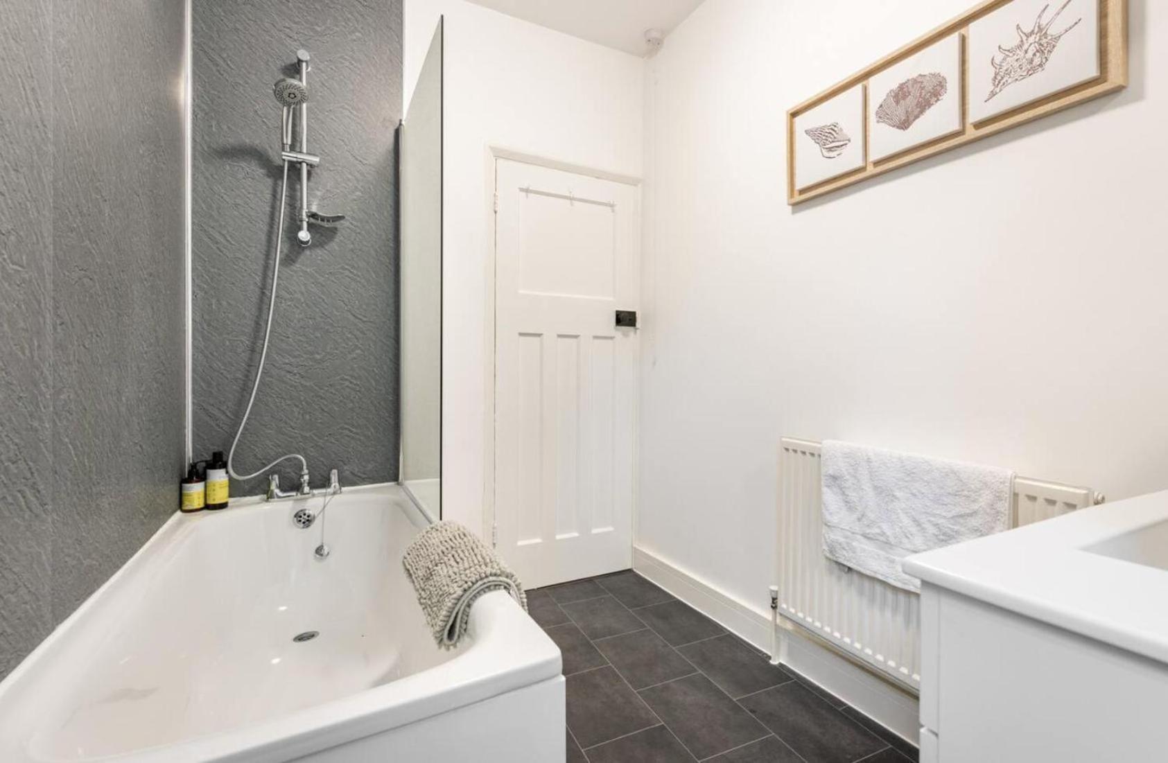 Beautiful 1-bed With Garden In Londres