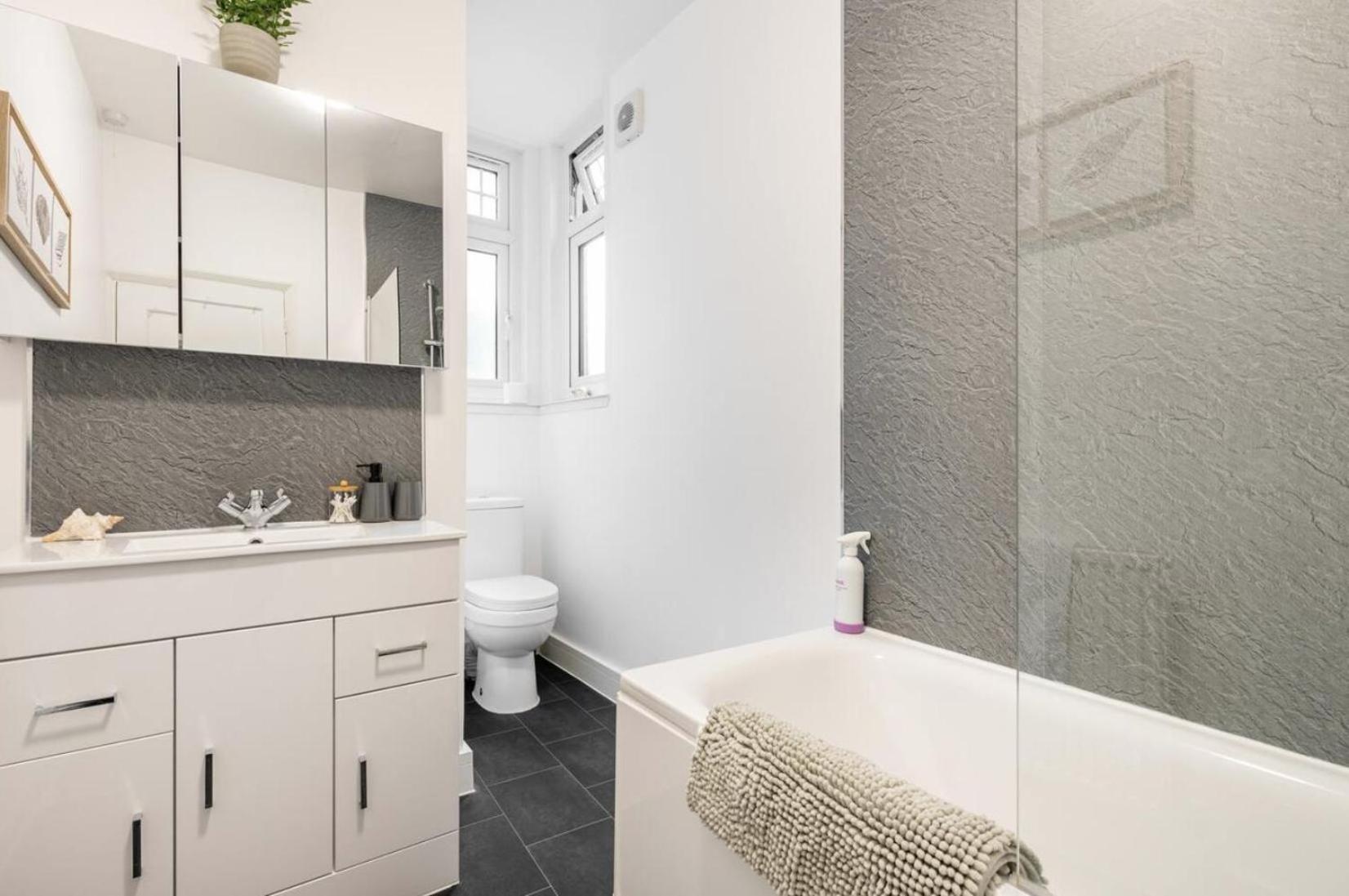 Beautiful 1-bed With Garden In Londres