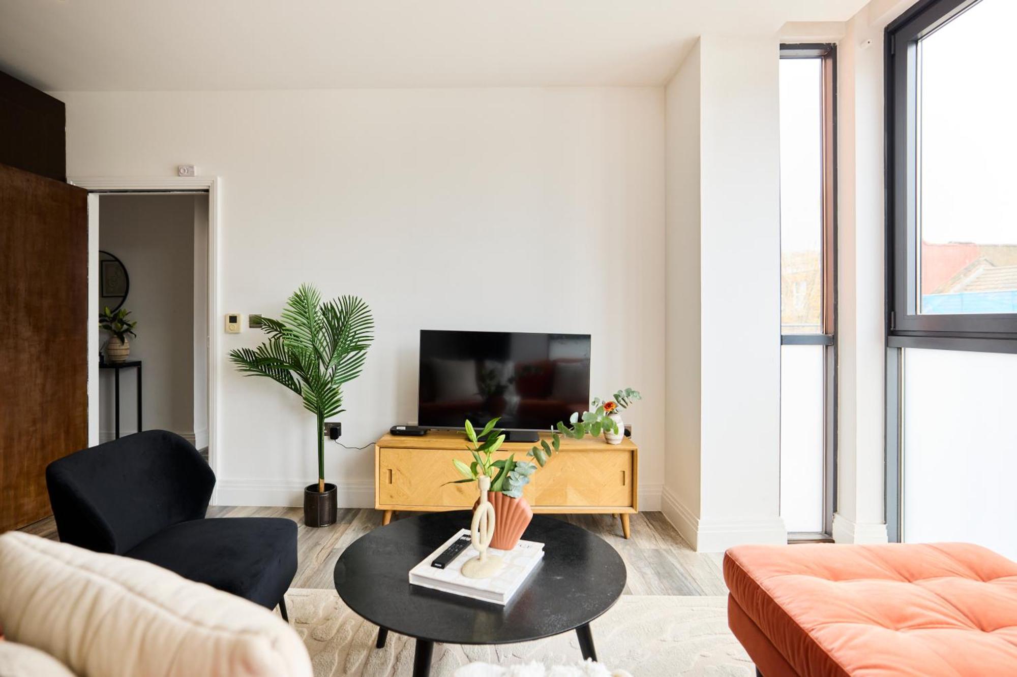 The Harlesden Breakout - Glamorous 2bdr Flat Apartment *