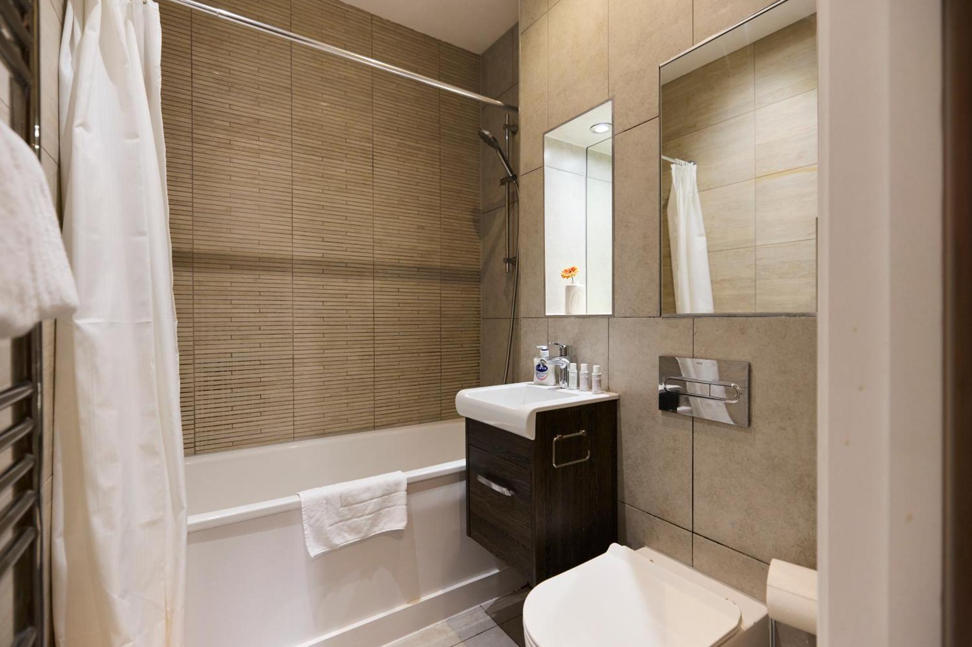 The Harlesden Breakout - Glamorous 2bdr Flat *